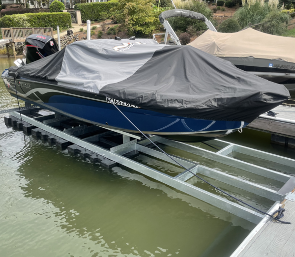 New float air boat lift installation on Lake Keowee summer 2022 Master Docks