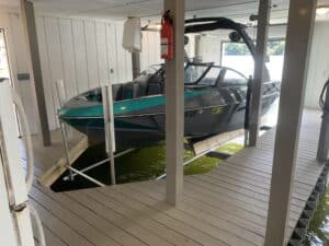 Boathouse lift